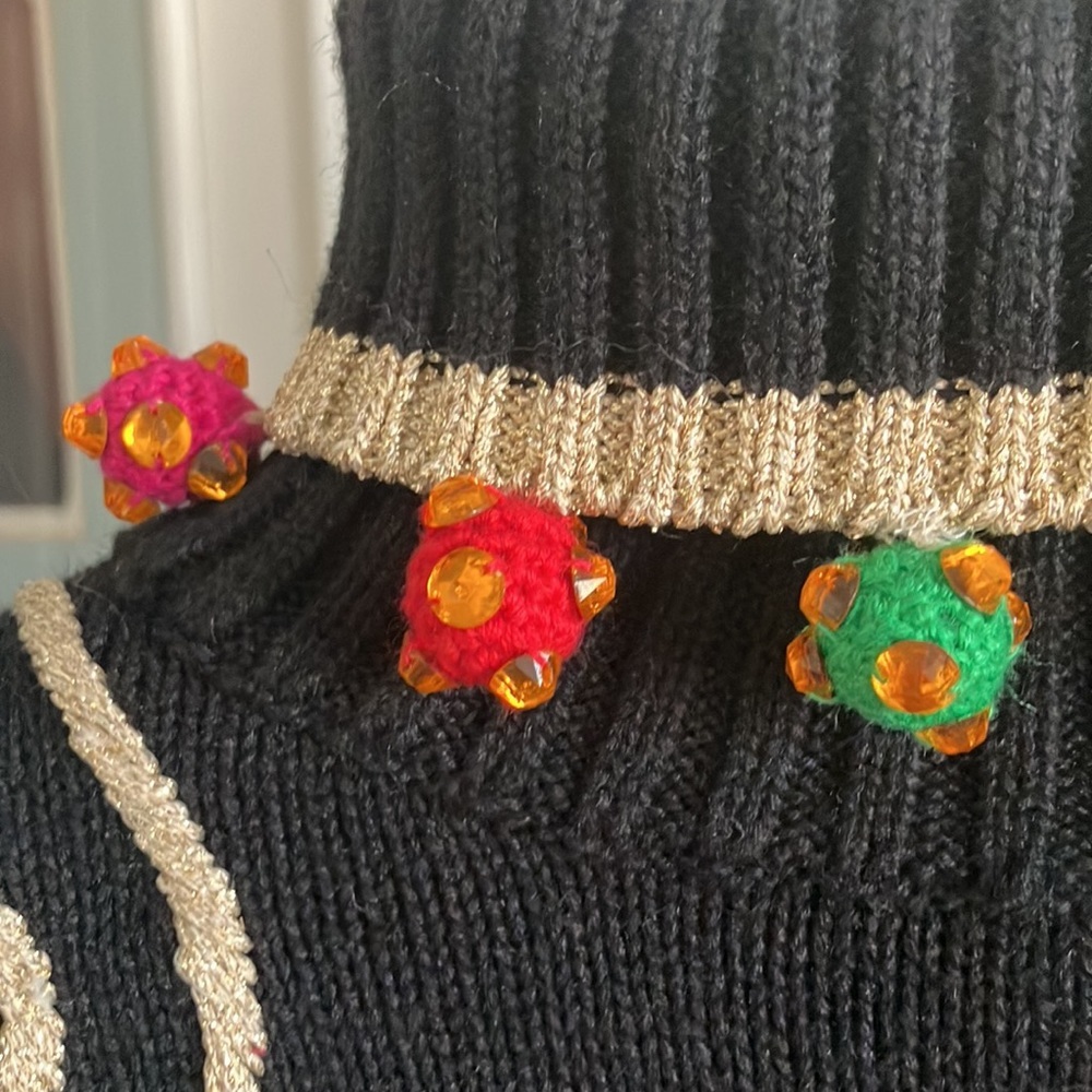 Lisa Nichols Vintage novelty Christmas sweater M Black knit colorful ornaments - Picture 3 of 10